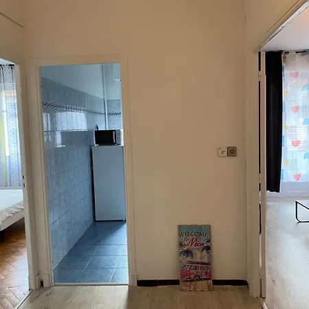 Flores Apartment Nice