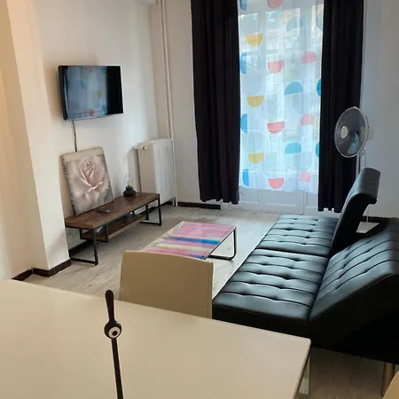 Apartment Flores *